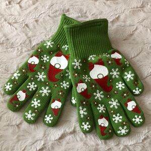 Temp-Tations Green Knit Holiday Gnome Oven Safe Gloves
